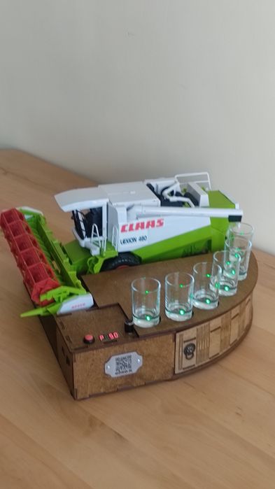 Автобармен (комбайн CLAAS). Автоналиватор, наливайка для подарунку