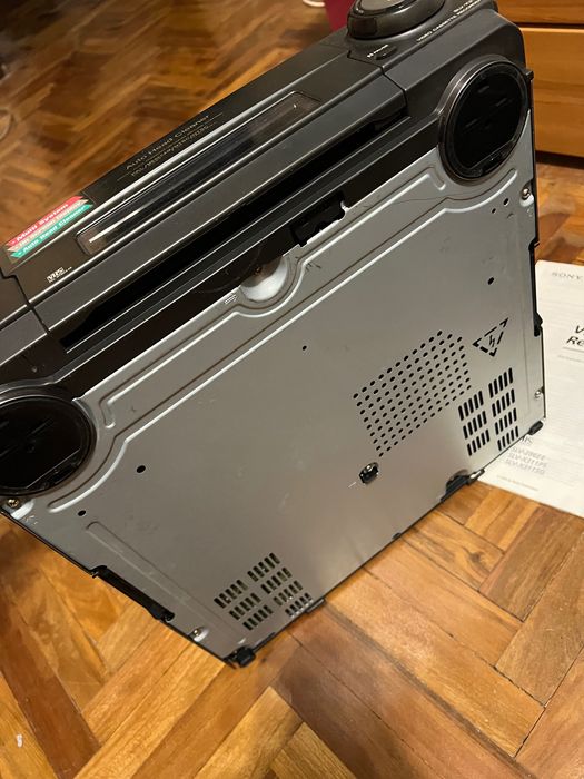 Відеомагнітофон Sony SLV