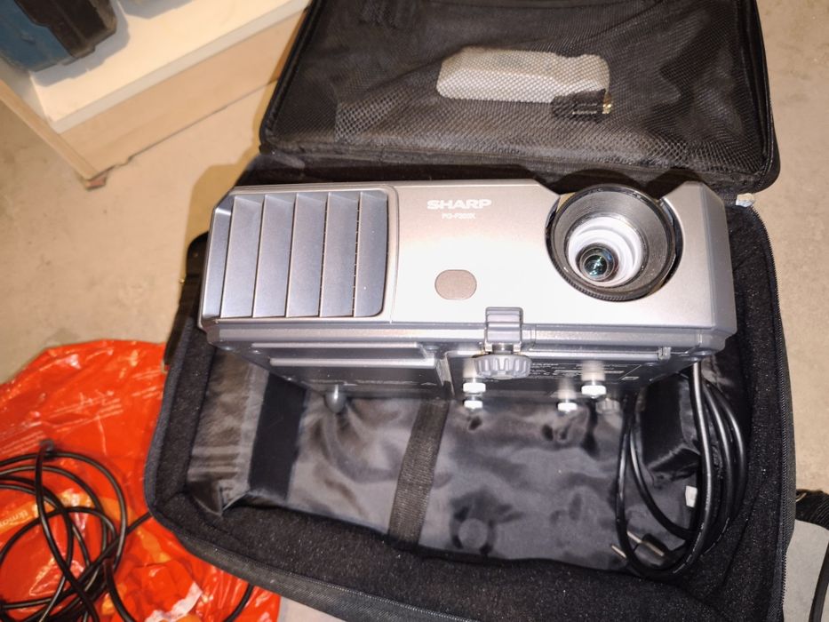 Projektor rzutnik SHARP uchwyt sufitowy