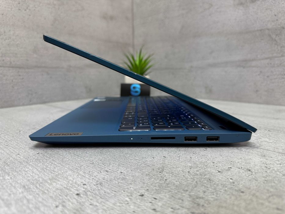 Стильний ноутбук Lenovo IdeaPad 5 15IIL05/i5-1035G1/15.6/256 ssd/8ddr4