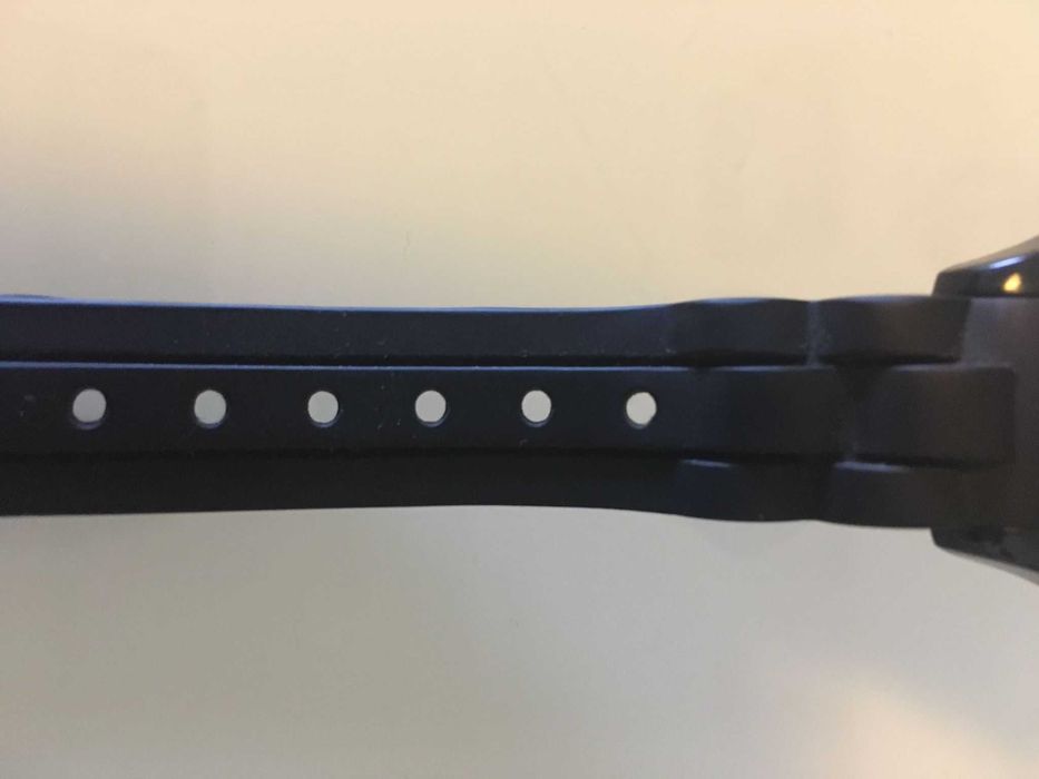 Relógio de Criança com Bracelete em Silicone- EM BOM ESTADO com Caixa