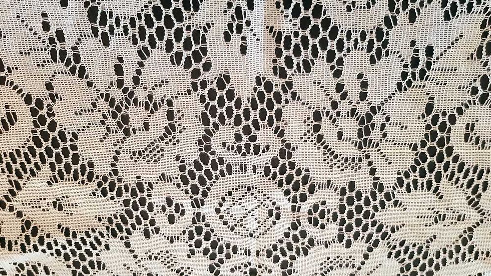 3 naperons de renda branca redondos motivo geométricos (Alentejo)