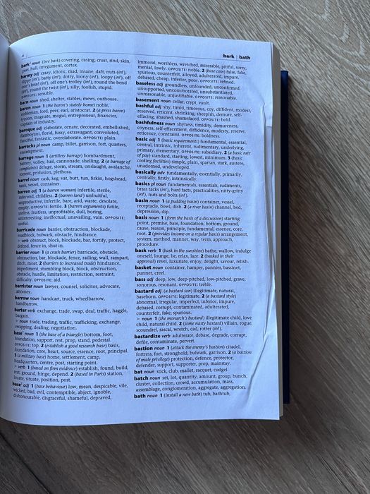 The New Penguin Thesaurus w twardej okładce
