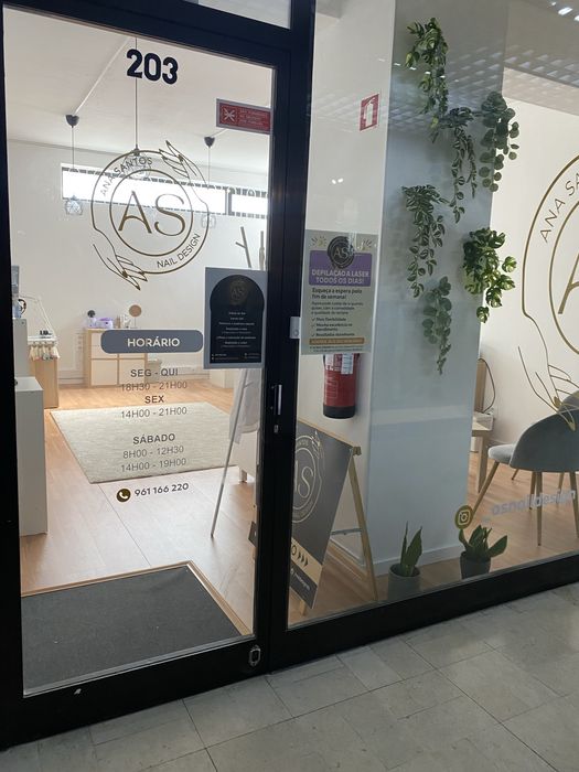 Vendo 2 Lojas Comerciais - Centro Comercial Santo Antonio