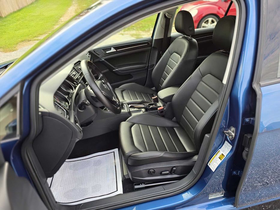 Volkswagen Golf      2017