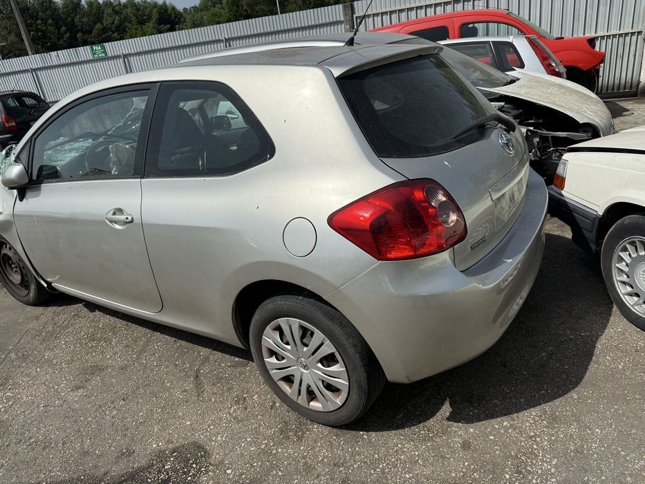 Toyota Auris 1.4 D4D (peças))