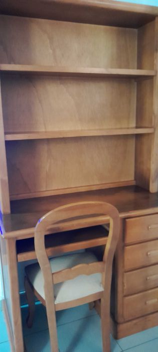 Secretaria de madeira