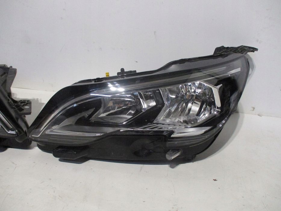 Lampa PEUGEOT 3008 5008 17R LED PRZÓD LEWA