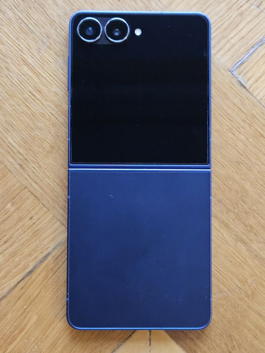 Samsung Galaxy Flip 7 512GB з додатковою гарантією+аксесуари