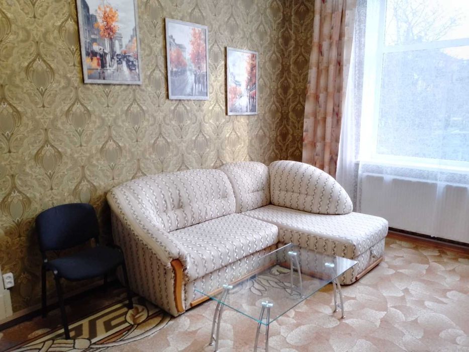 Оренда 2-кімнатної квартири з індивідуальним  опаленням вул.Маланюка.