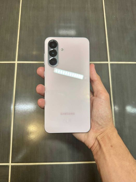 Samsung A56 5G 8/256 ІДЕАЛЬНИЙ СТАН! 10 циклів заряду!