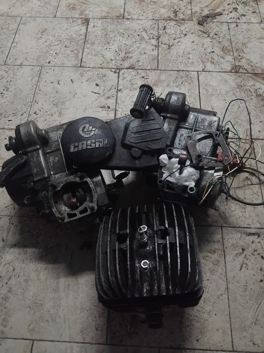 Por falta de palavra vendo 2 motores casal 125cc 1 completo e outro pa