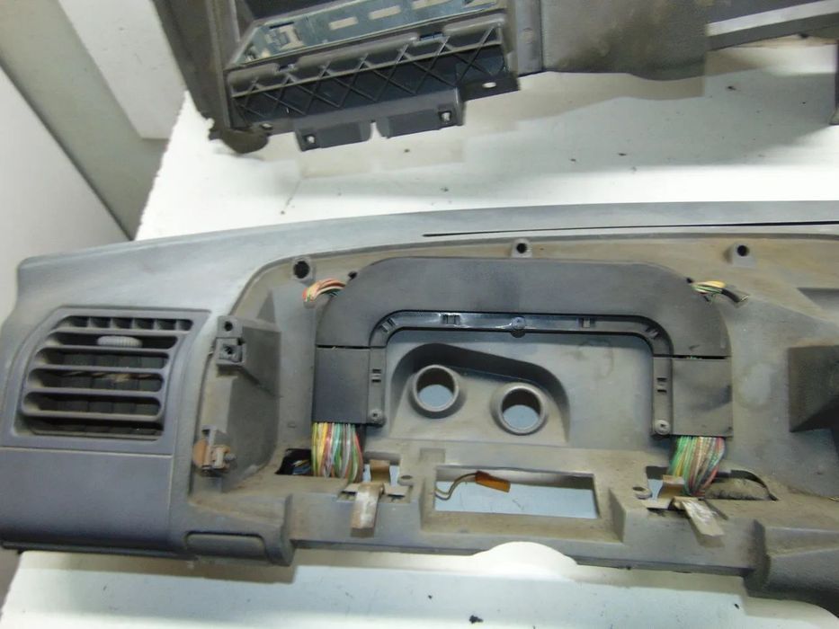 Peugeot 205 tablier " usado em bom estado