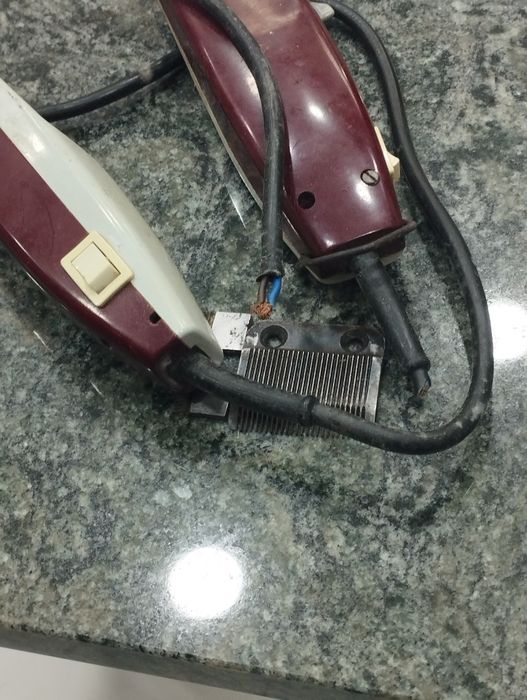 Duas maquina de cortar cabelo alemãs