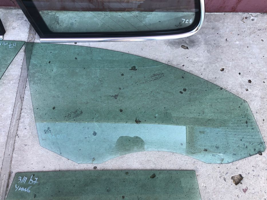 Скло стекло Фольксваген Пассат Б6 Б7 Б8