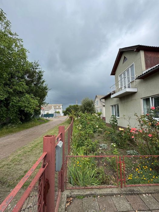 Продам комфортний будинок в затишному районі(Газове)