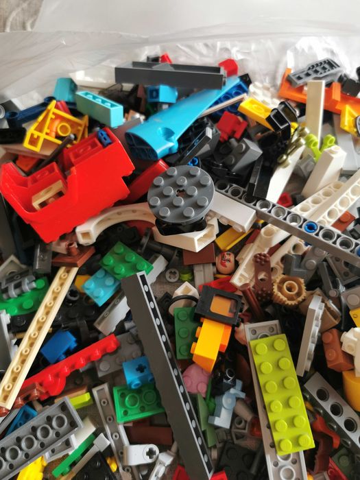 1kg Lego City, Jurrasic, Technic, Ninjago Owen Grady, 5 dinozaurów