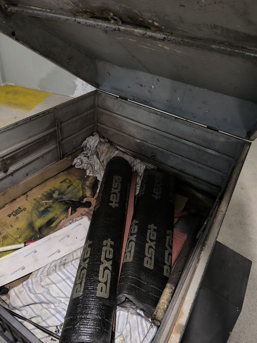 Atrelado de carga , muito prático e versátil  fechado com tampa