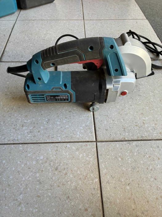 Máquina de abrir roços