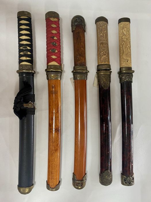 Facas decorativas de coleção