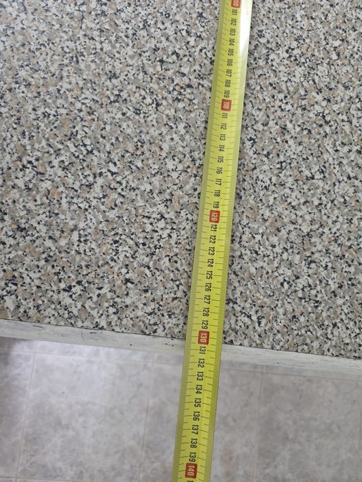 Mesa de cozinha em madeira grossa  tipo granito – 1,30m x 0,64m