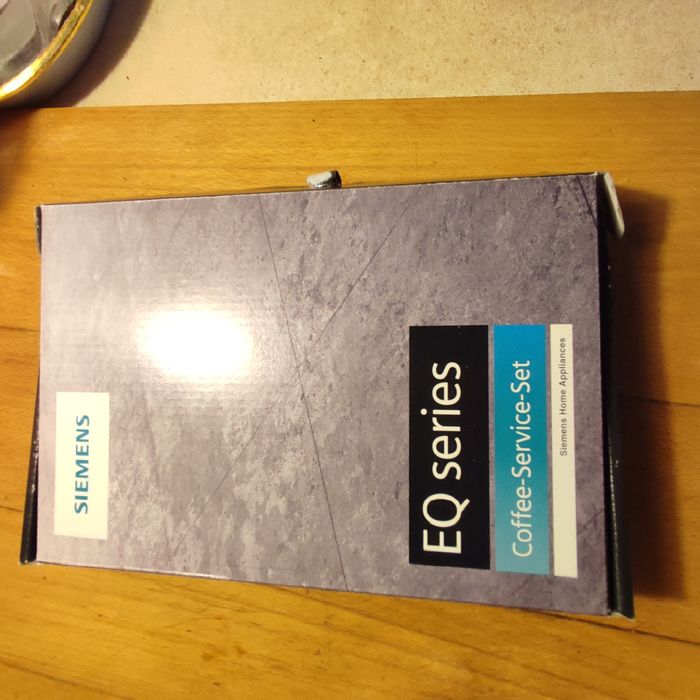 Продам кавоварку/кофеварку Simens EQ 500