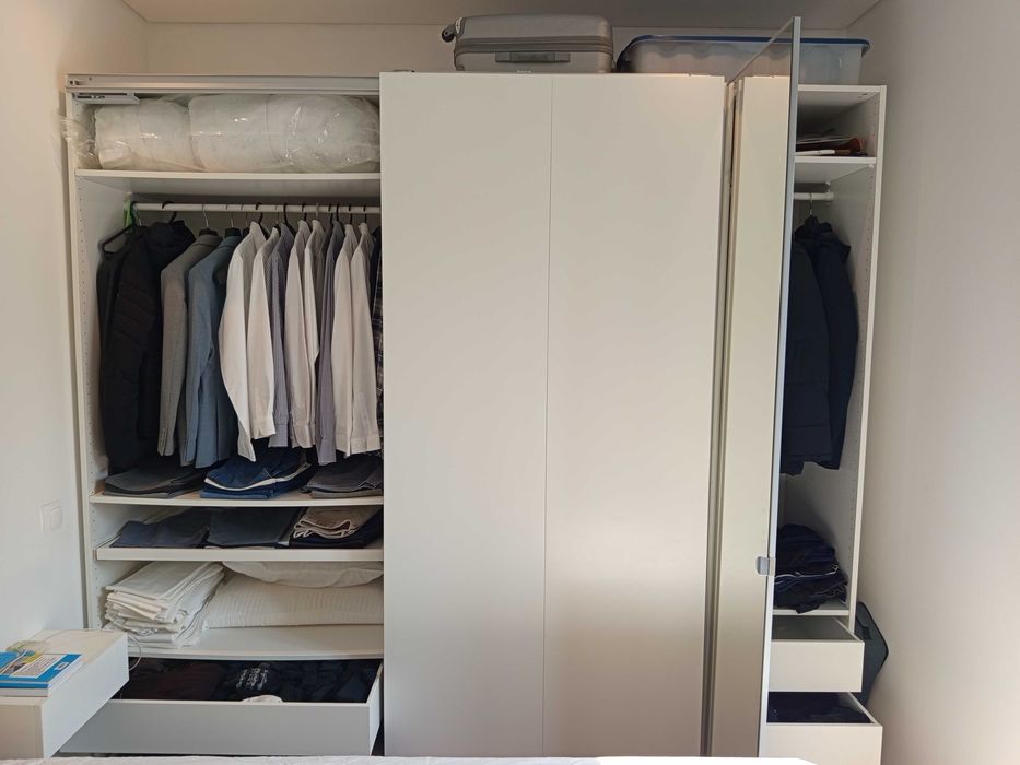Roupeiro / Guarda-vestidos / Armário IKEA c/ 2,50 metros