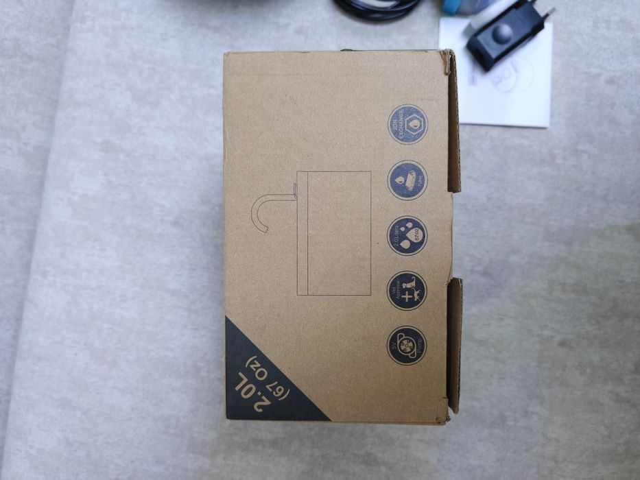 Котячий фонтан GIOTOHUAN 2л з підсвічуванням і тихим насосом