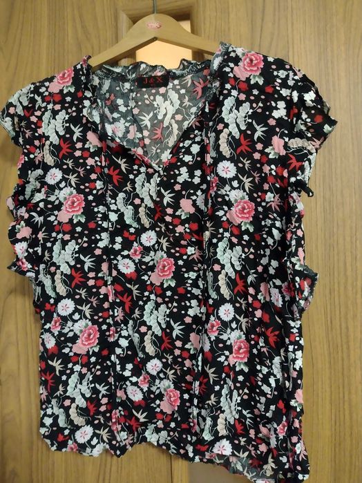 Bluzka M /L kwiatowa z wiązaniem na dekolcie