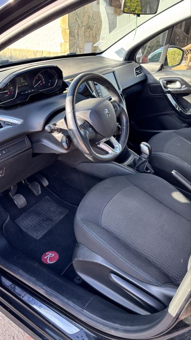 Peugeot 208 1.2 foto 5