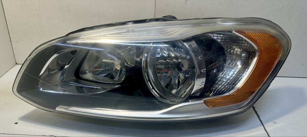 фара левая Volvo XC60 USA 2013 2014 2015 2016  год 31358113