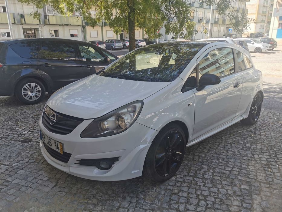 Opel corsa 1.4 Black Edition