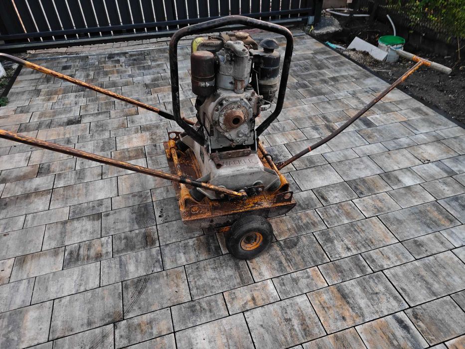 Hatz 75 silnik zagęszczarka Wacker 200 kg