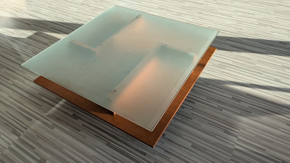 Ława ze szklanym blatem