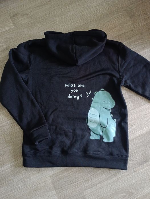 Чёрное худи с капюшоном на флисе
Чёрное худи с капюшоном на флисе