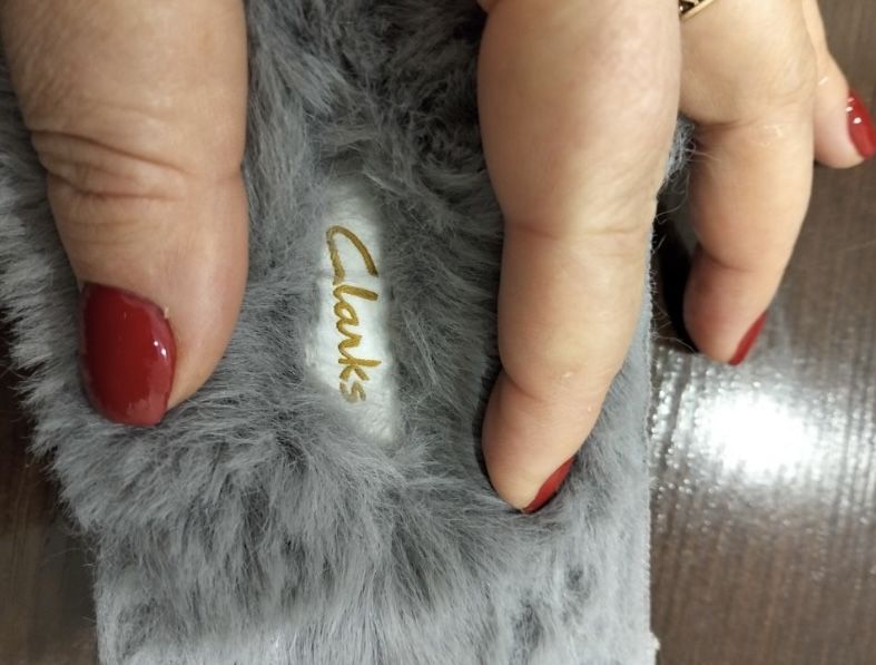 Теплі шкіряні тапки Clarks на 40-41