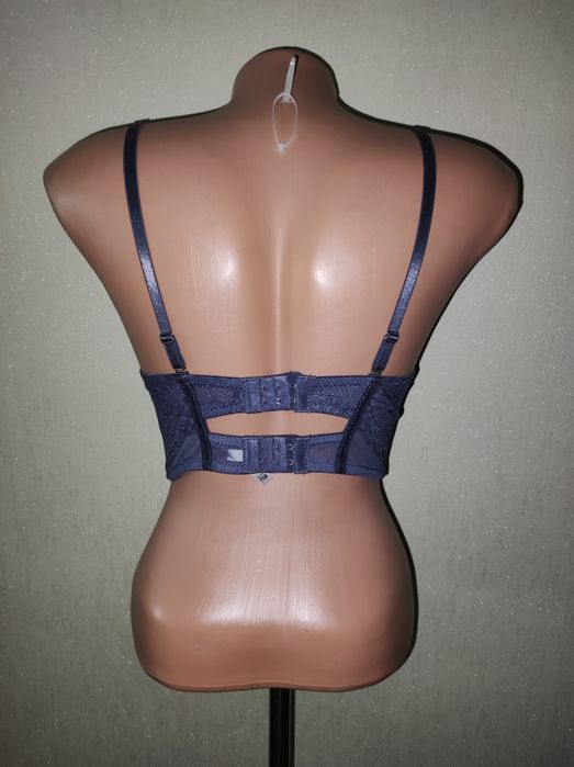 НОВОЕ Белье трусики лифчики все с бирками