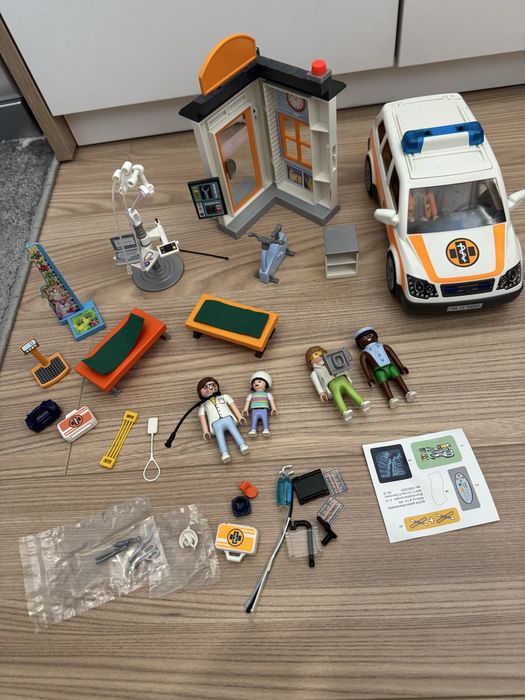 Zestawy playmobil karetka rehabilitacja i pediatra