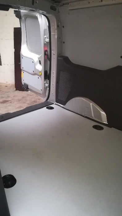 Zabudowa busa do Renault KANGOO L1
