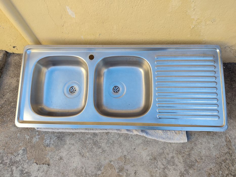 Vendo Pia em Inox de dois CUBOS