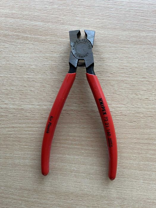 szczypce tnące boczne do tworzyw sztucznych KNIPEX 72 21 160