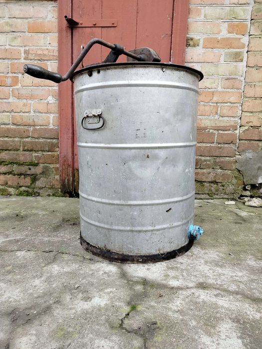 Продам медогонку, трьохкорпусна