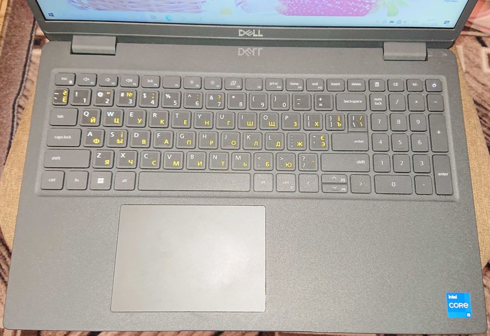 Dell /15,6"/i5-1135g7/SSD 256 Gb/Intel Iris/8 Gb DDR4/бат .5ч