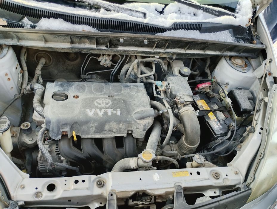 Toyota Yaris ,2000r. 1.3 Pb - na części.