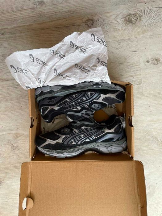 Asics Tamanho 40.5 – Novas com Etiqueta