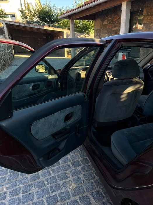 Renault Laguna ler descrição