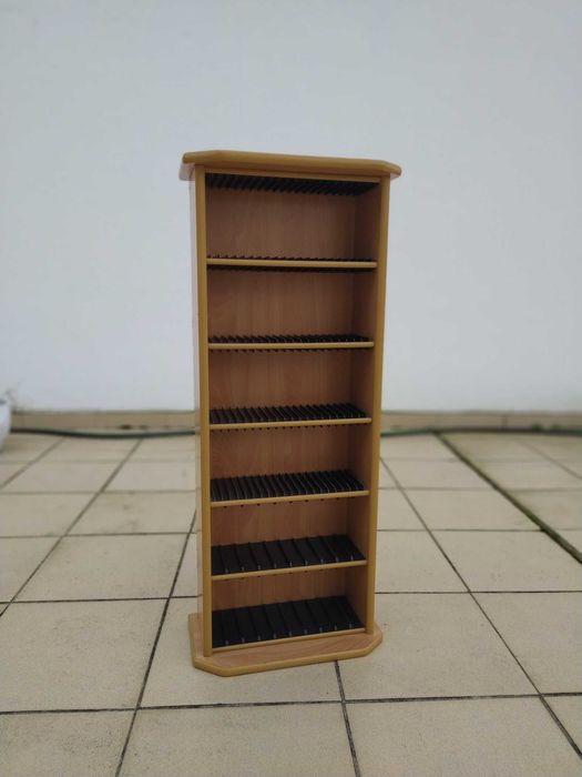 Aparador de CDs em Madeira - Excelente Estado!