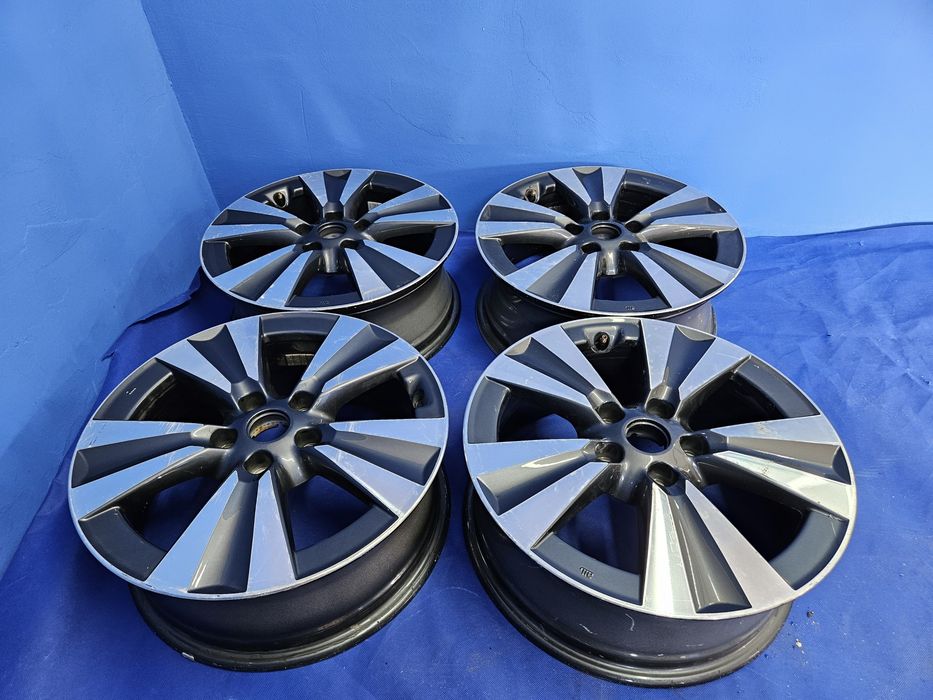 FELGI aluminiowe 17" komplet NISSAN Leaf Pulsar 6.5" ET45 5x114.3 OEM