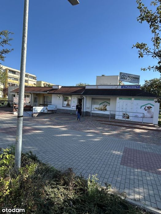Lokal na wynajem z parkingiem i witryną