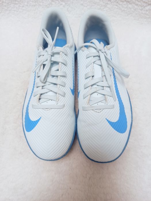 Оригінал Nike, 35.5 розмір, устілка 22.5 см, футзалки, сороконіжки для хлопчика
